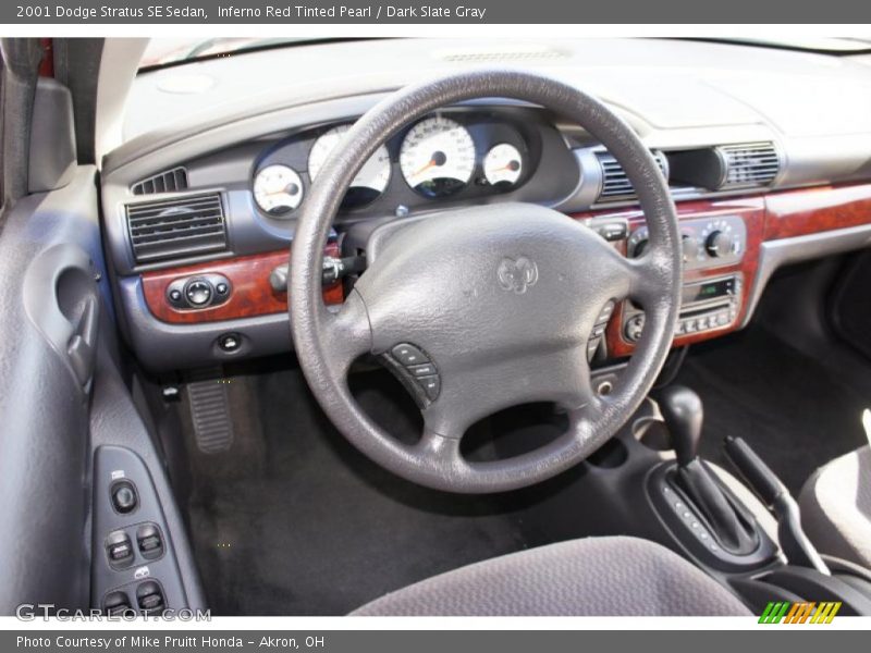 Inferno Red Tinted Pearl / Dark Slate Gray 2001 Dodge Stratus SE Sedan