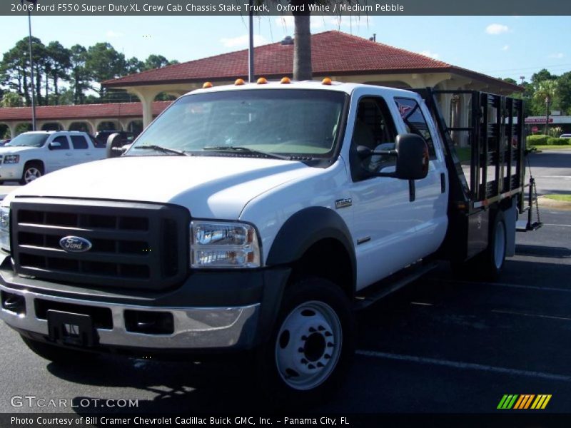 Oxford White / Medium Pebble 2006 Ford F550 Super Duty XL Crew Cab Chassis Stake Truck