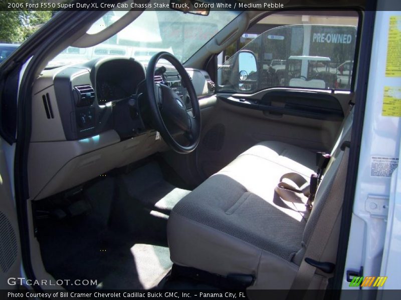 Oxford White / Medium Pebble 2006 Ford F550 Super Duty XL Crew Cab Chassis Stake Truck