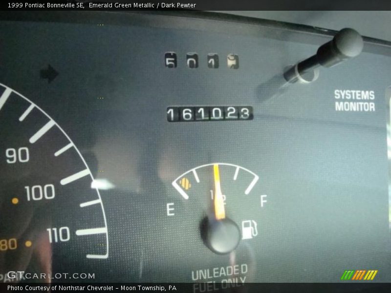 Emerald Green Metallic / Dark Pewter 1999 Pontiac Bonneville SE
