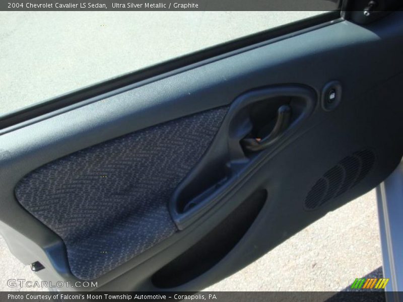 Ultra Silver Metallic / Graphite 2004 Chevrolet Cavalier LS Sedan