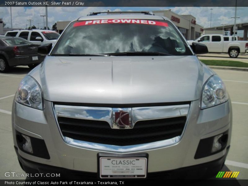 Silver Pearl / Gray 2007 Saturn Outlook XE