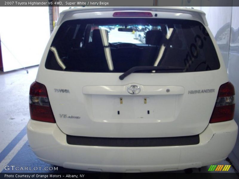 Super White / Ivory Beige 2007 Toyota Highlander V6 4WD