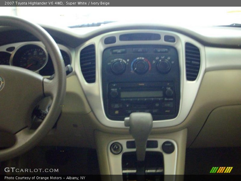 Super White / Ivory Beige 2007 Toyota Highlander V6 4WD
