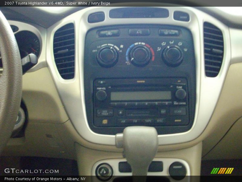 Super White / Ivory Beige 2007 Toyota Highlander V6 4WD