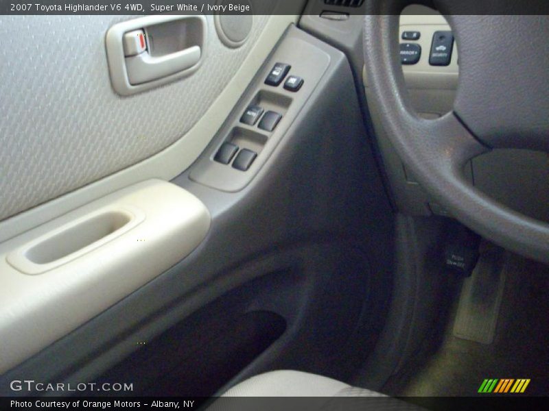 Super White / Ivory Beige 2007 Toyota Highlander V6 4WD