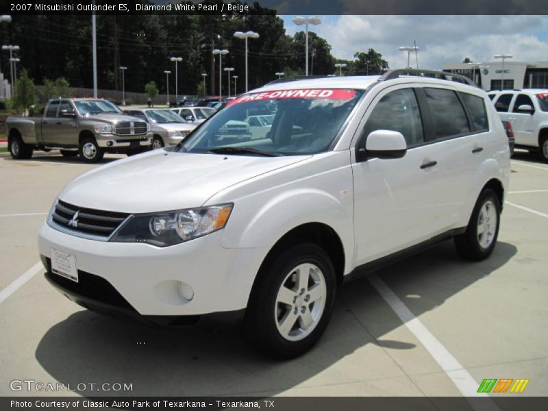 Diamond White Pearl / Beige 2007 Mitsubishi Outlander ES