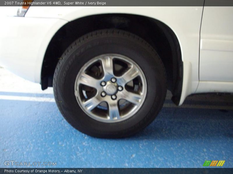 Super White / Ivory Beige 2007 Toyota Highlander V6 4WD