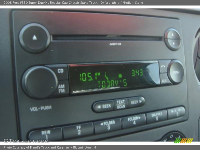 Oxford White / Medium Stone 2008 Ford F550 Super Duty XL Regular Cab Chassis Stake Truck