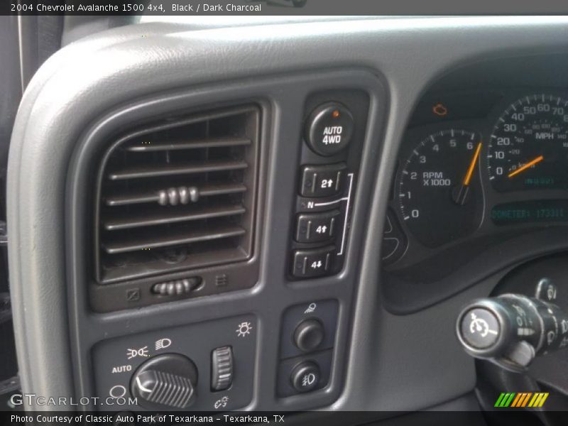 Black / Dark Charcoal 2004 Chevrolet Avalanche 1500 4x4