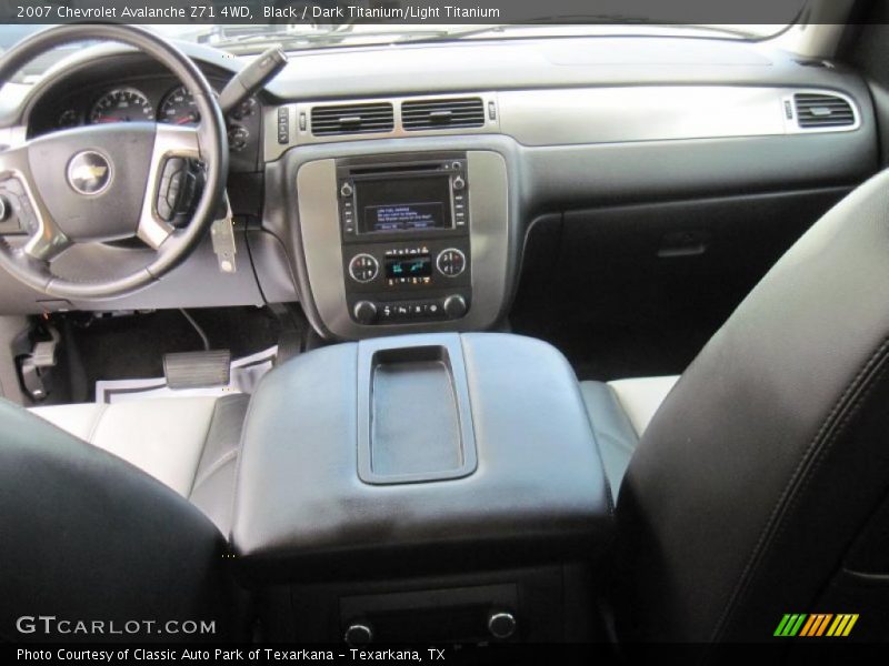 Black / Dark Titanium/Light Titanium 2007 Chevrolet Avalanche Z71 4WD