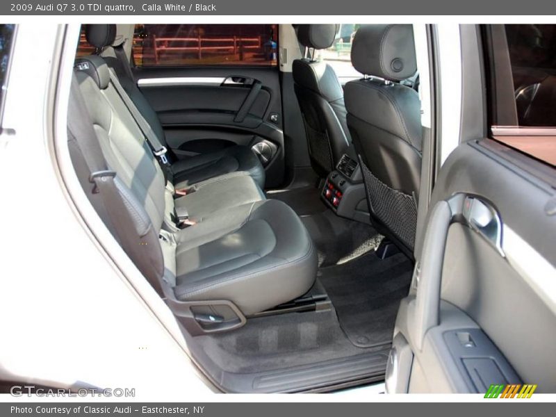 Calla White / Black 2009 Audi Q7 3.0 TDI quattro