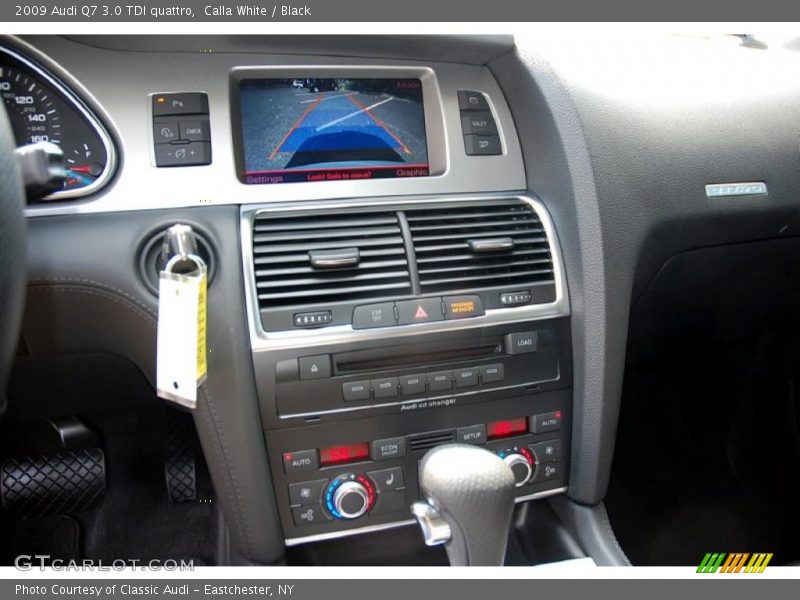 Calla White / Black 2009 Audi Q7 3.0 TDI quattro