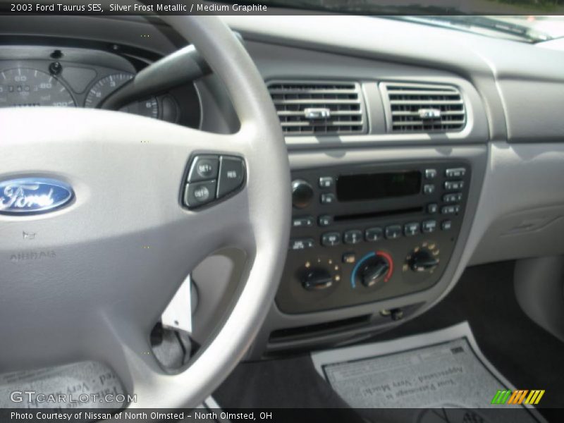 Silver Frost Metallic / Medium Graphite 2003 Ford Taurus SES