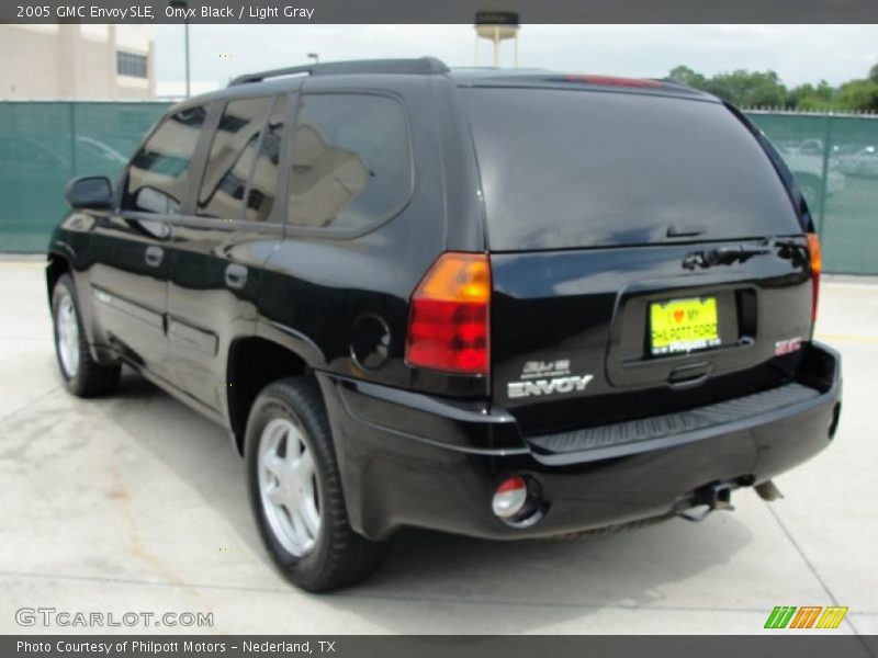 Onyx Black / Light Gray 2005 GMC Envoy SLE