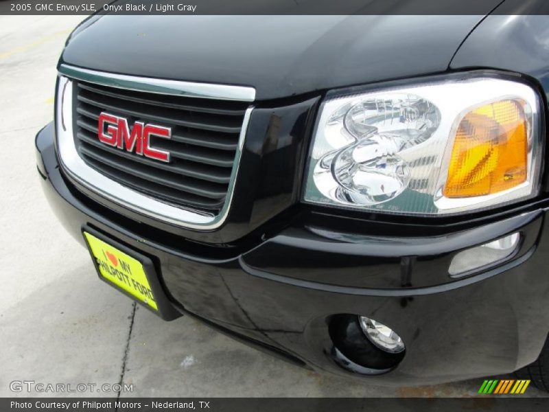 Onyx Black / Light Gray 2005 GMC Envoy SLE