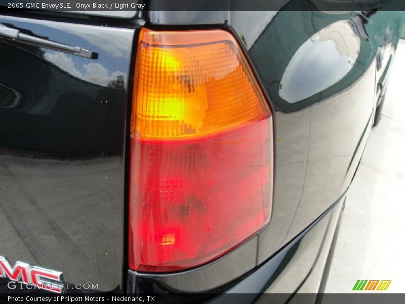 Onyx Black / Light Gray 2005 GMC Envoy SLE