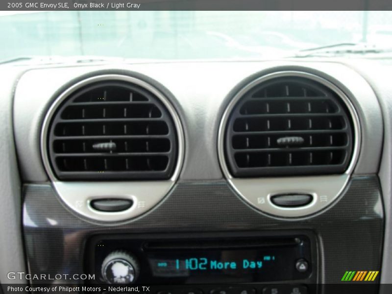 Onyx Black / Light Gray 2005 GMC Envoy SLE