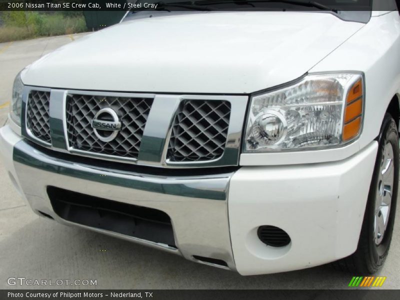 White / Steel Gray 2006 Nissan Titan SE Crew Cab