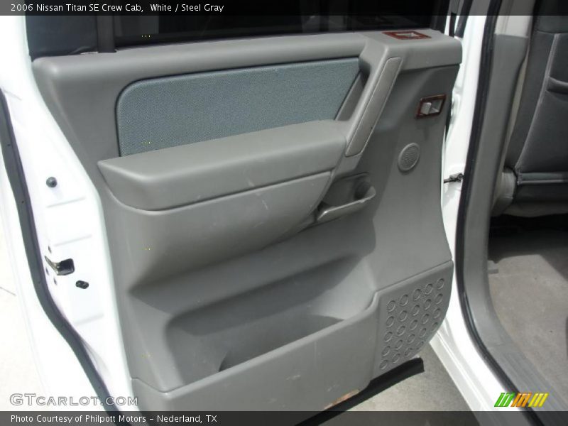 White / Steel Gray 2006 Nissan Titan SE Crew Cab