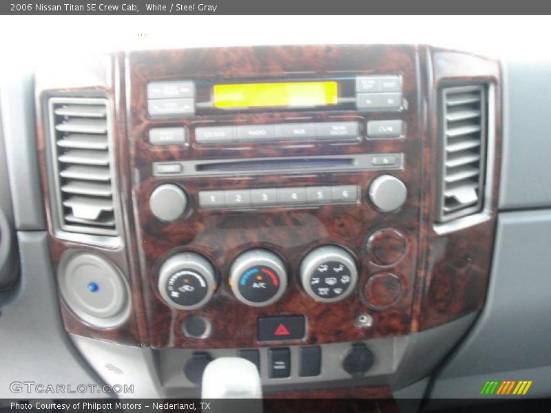 White / Steel Gray 2006 Nissan Titan SE Crew Cab