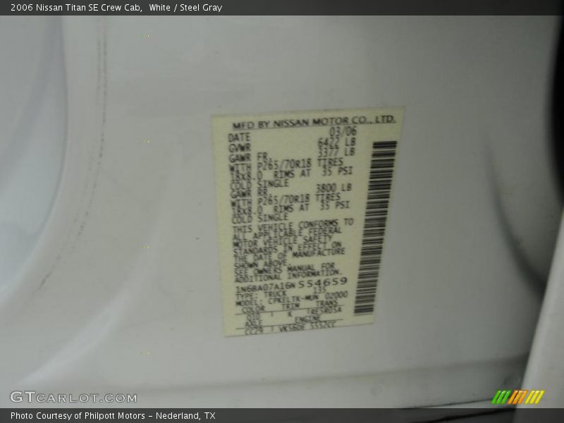 White / Steel Gray 2006 Nissan Titan SE Crew Cab