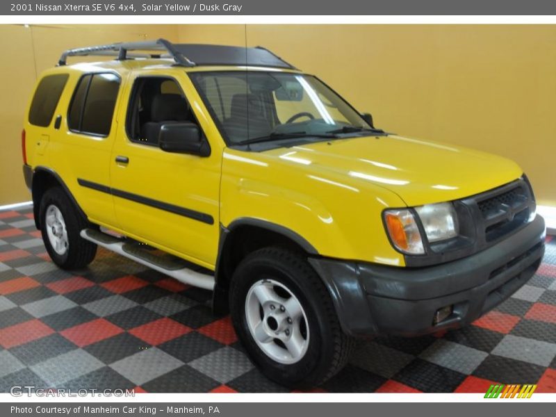Solar Yellow / Dusk Gray 2001 Nissan Xterra SE V6 4x4