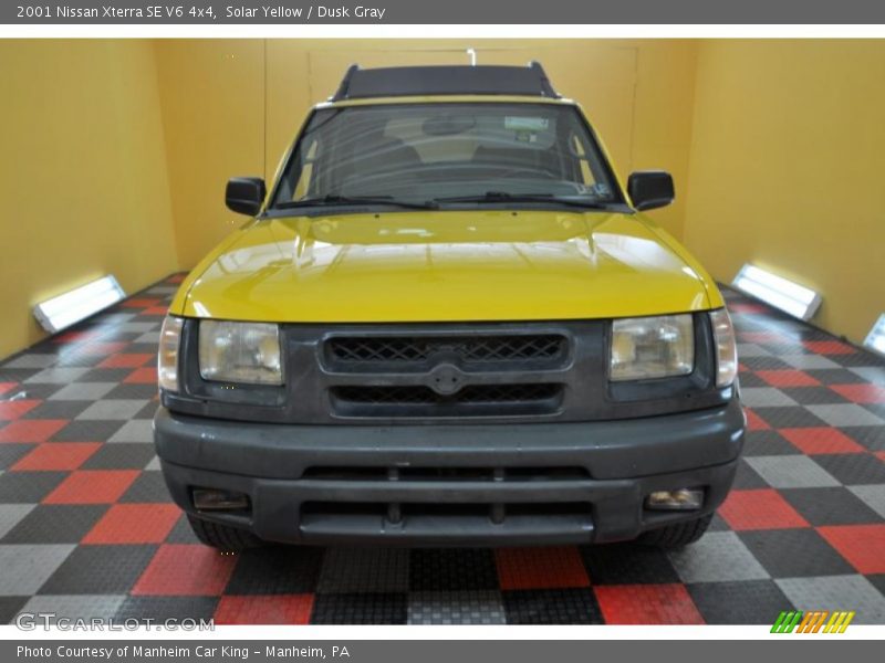 Solar Yellow / Dusk Gray 2001 Nissan Xterra SE V6 4x4