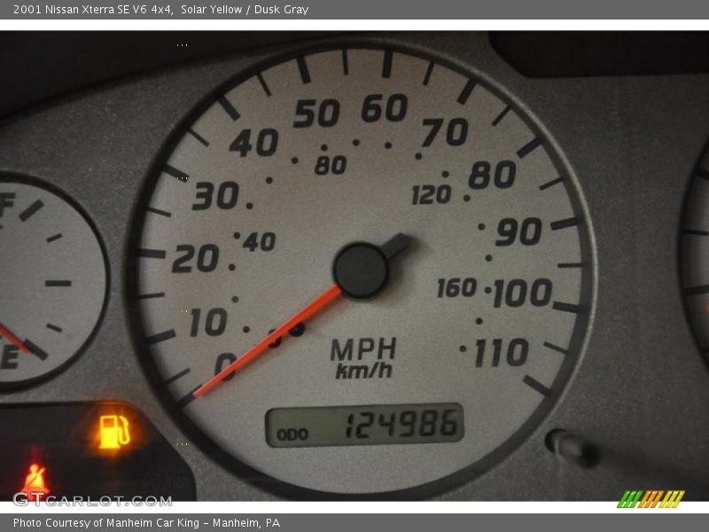 Solar Yellow / Dusk Gray 2001 Nissan Xterra SE V6 4x4