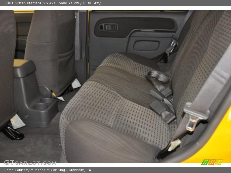 Solar Yellow / Dusk Gray 2001 Nissan Xterra SE V6 4x4