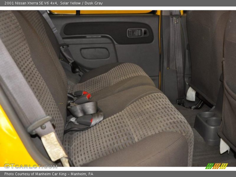 Solar Yellow / Dusk Gray 2001 Nissan Xterra SE V6 4x4
