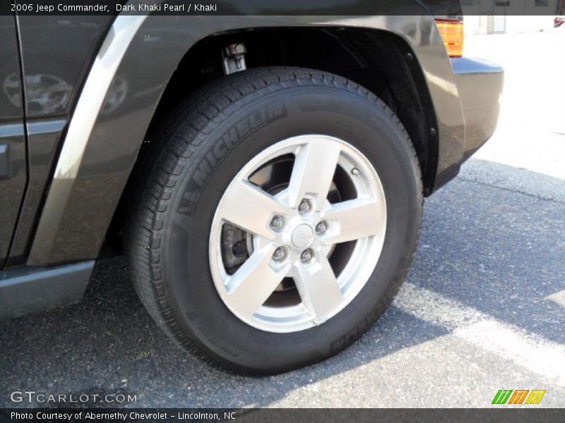 Dark Khaki Pearl / Khaki 2006 Jeep Commander