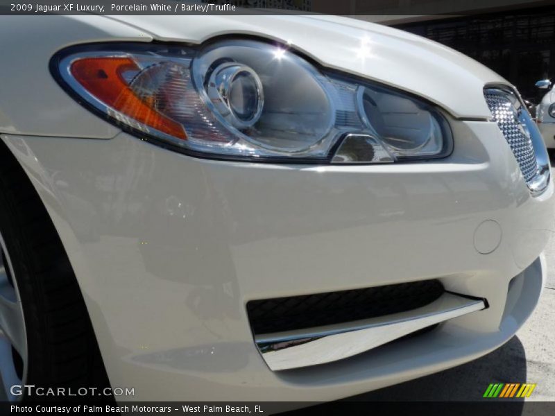 Porcelain White / Barley/Truffle 2009 Jaguar XF Luxury
