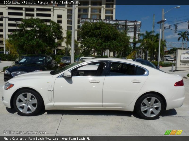 Porcelain White / Barley/Truffle 2009 Jaguar XF Luxury