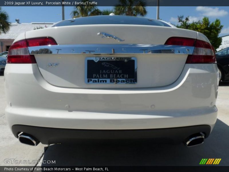 Porcelain White / Barley/Truffle 2009 Jaguar XF Luxury