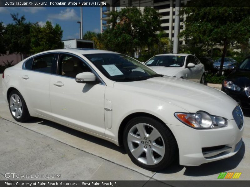 Porcelain White / Barley/Truffle 2009 Jaguar XF Luxury