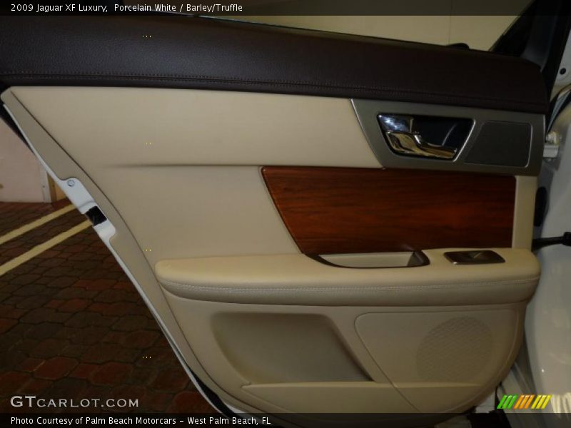 Porcelain White / Barley/Truffle 2009 Jaguar XF Luxury