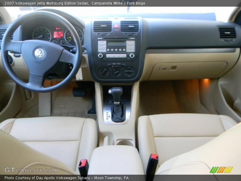 Campanella White / Pure Beige 2007 Volkswagen Jetta Wolfsburg Edition Sedan