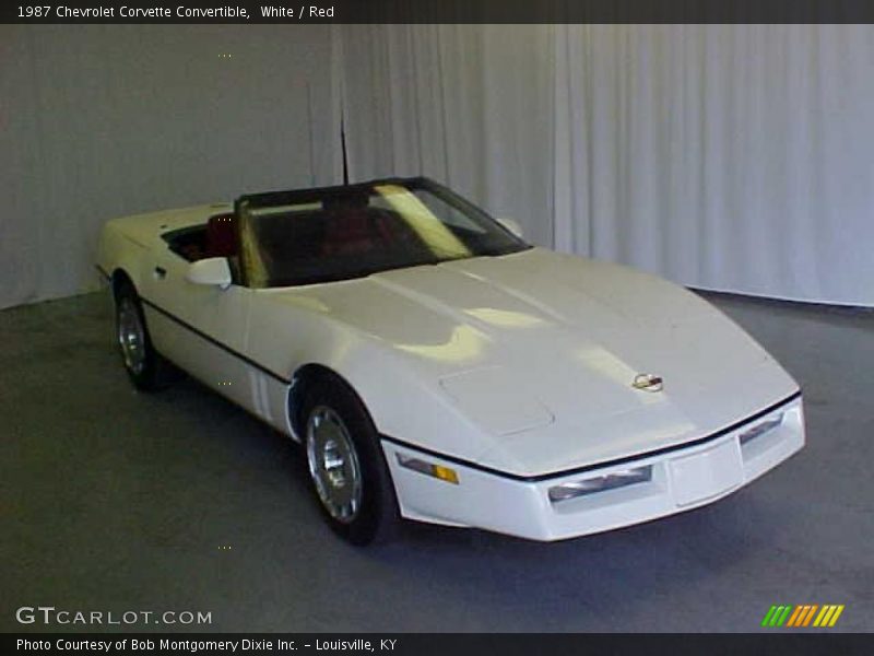 White / Red 1987 Chevrolet Corvette Convertible