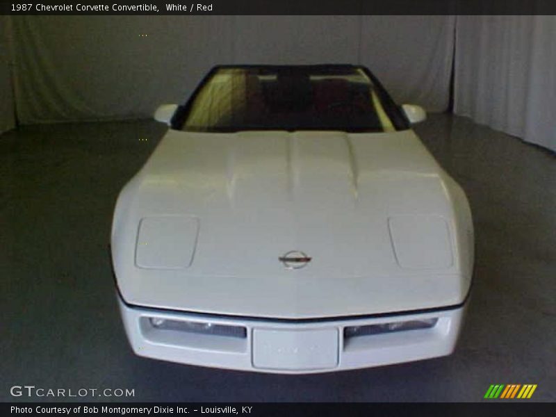 White / Red 1987 Chevrolet Corvette Convertible