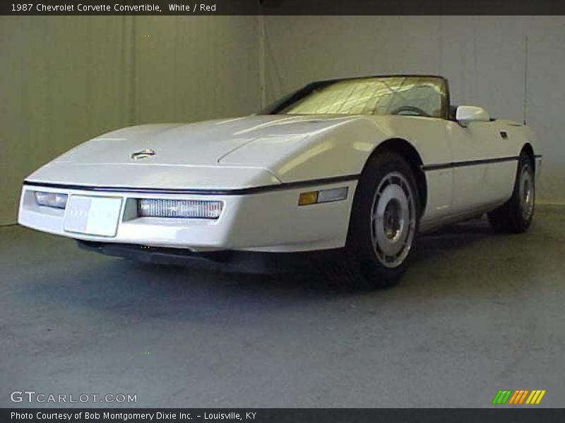 White / Red 1987 Chevrolet Corvette Convertible
