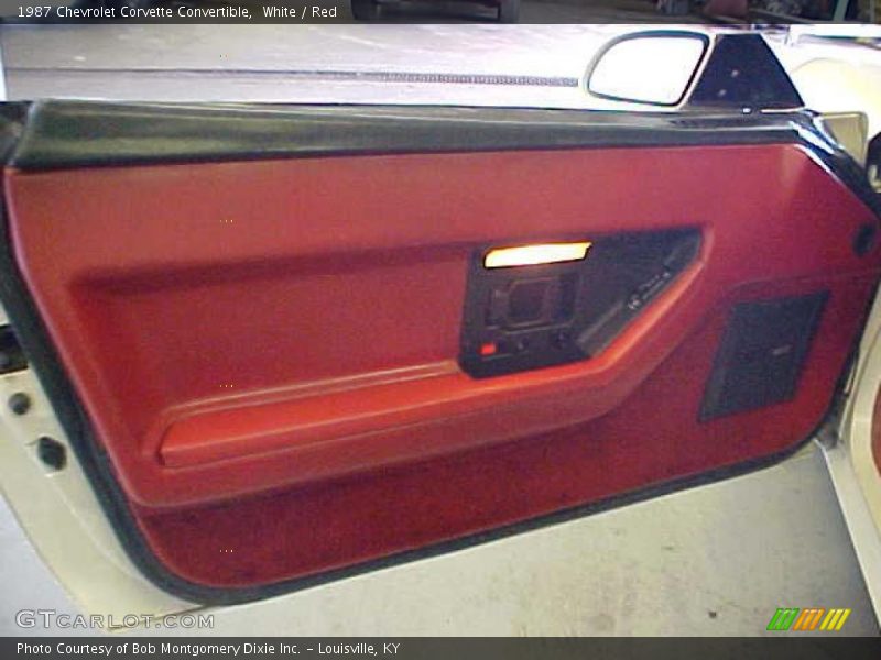 White / Red 1987 Chevrolet Corvette Convertible