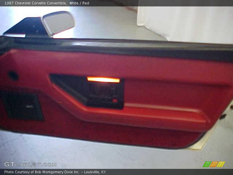 White / Red 1987 Chevrolet Corvette Convertible