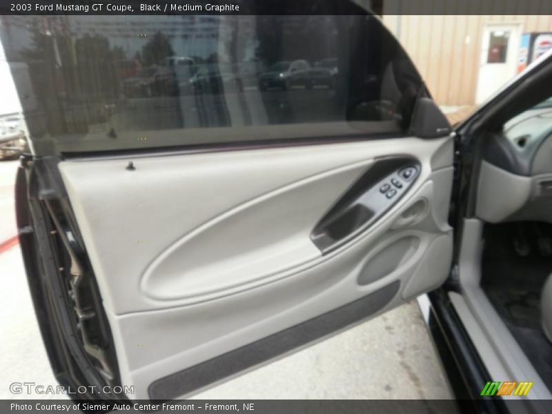 Black / Medium Graphite 2003 Ford Mustang GT Coupe