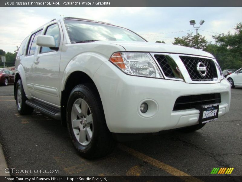 Avalanche White / Graphite 2008 Nissan Pathfinder SE 4x4