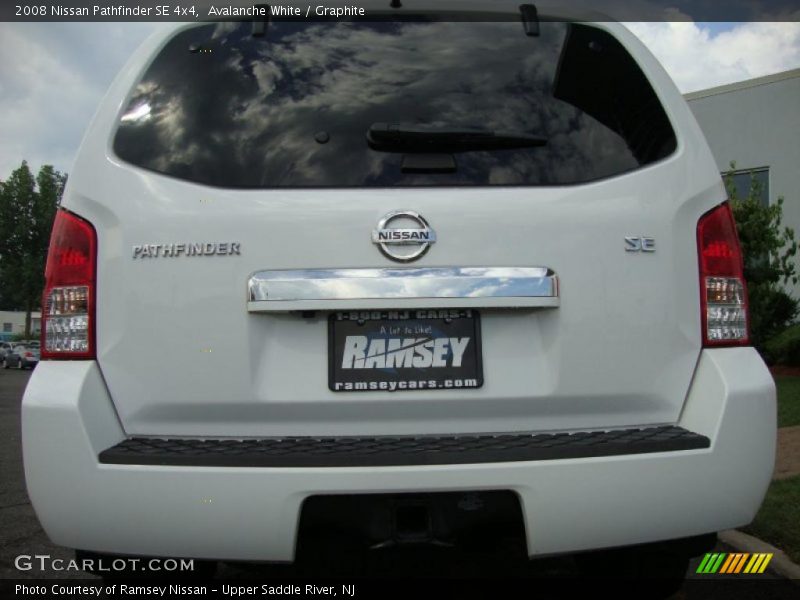 Avalanche White / Graphite 2008 Nissan Pathfinder SE 4x4