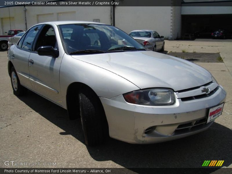 Ultra Silver Metallic / Graphite Gray 2005 Chevrolet Cavalier Sedan