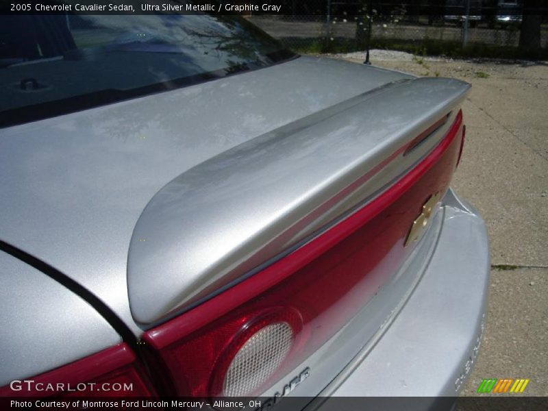 Ultra Silver Metallic / Graphite Gray 2005 Chevrolet Cavalier Sedan