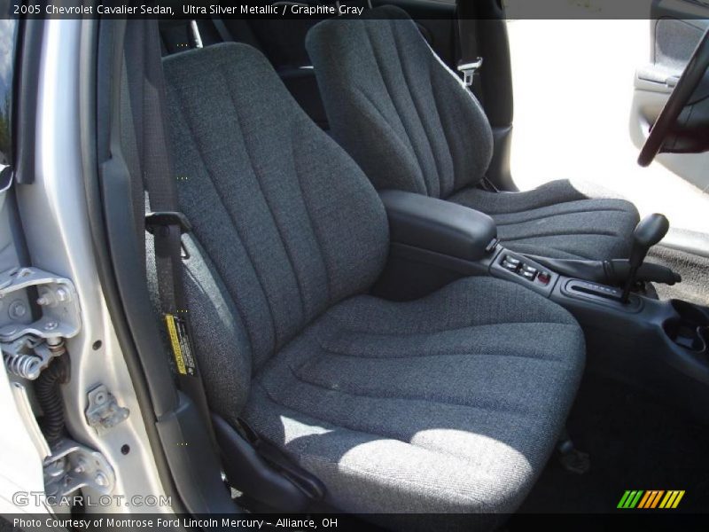 Ultra Silver Metallic / Graphite Gray 2005 Chevrolet Cavalier Sedan