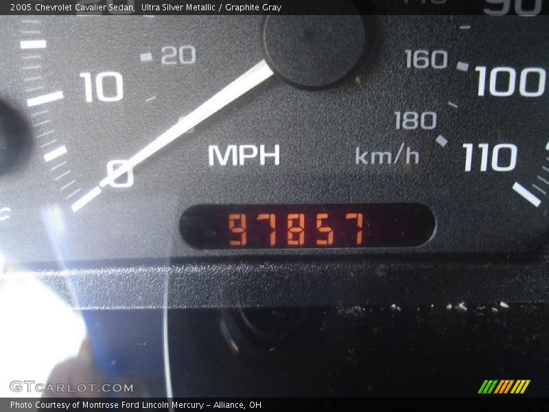 Ultra Silver Metallic / Graphite Gray 2005 Chevrolet Cavalier Sedan